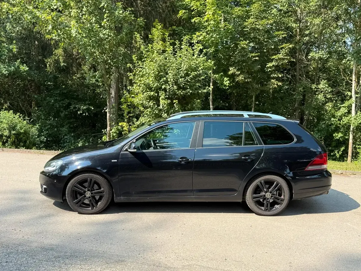 Gebraucht VW Golf VII Match 140 PS (102 kW) 2013 Schwarz Kombi