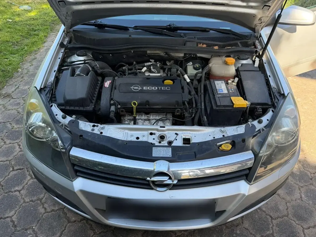 Gebraucht Opel Astra Sport 140 PS (102 kW) 2006 Silber Kombi