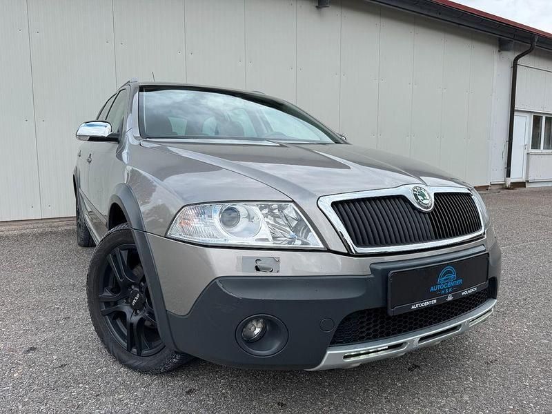 Beige Gebraucht 2008 Skoda Octavia Scout 4x4 Kombi | 5.999 € (Etwas zu teuer) - Bild 1/4