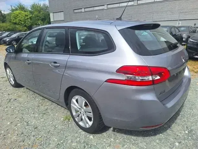 Gebraucht Peugeot 308 SW 131 PS (96 kW) 2021 Silber Kombi