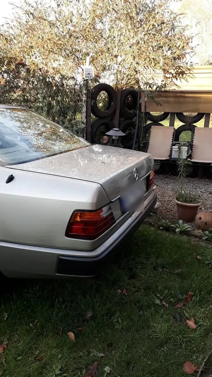 Gebraucht Mercedes E300 180 PS (132 kW) 1987 Andere farben Coupé