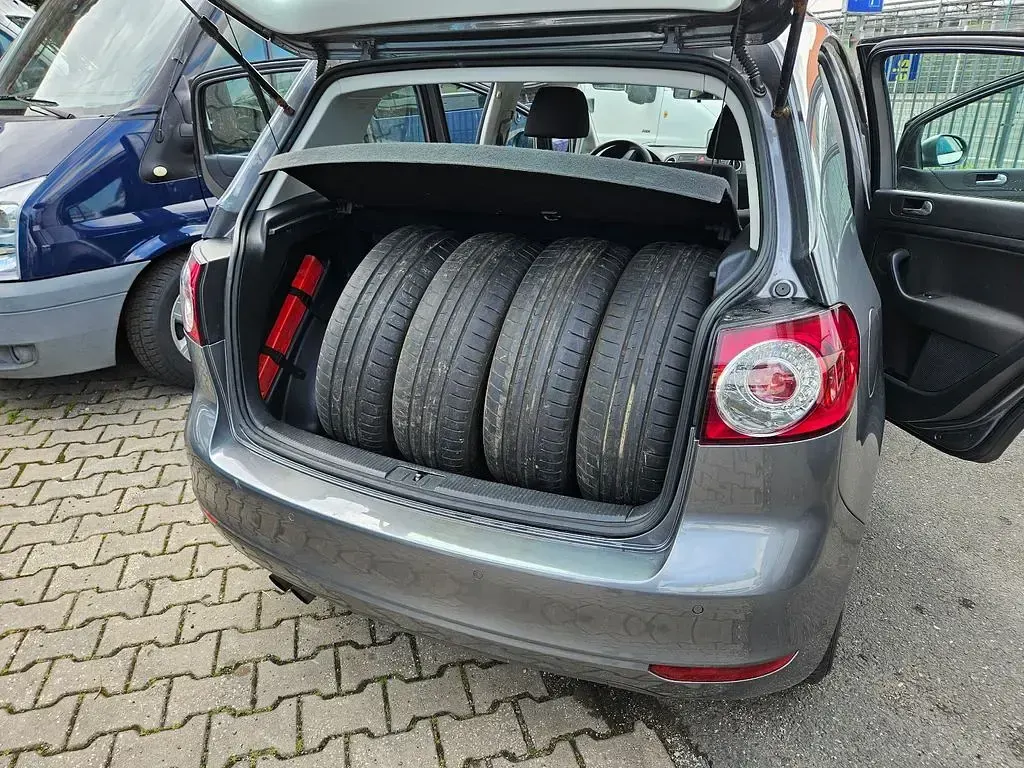 Gebraucht VW Golf VI Trendline 110 PS (80 kW) 2009 Grau Kleinwagen