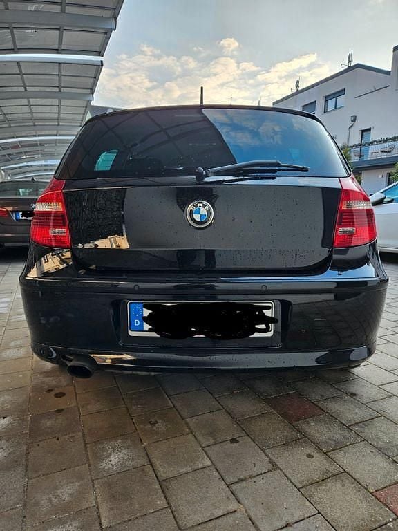 Gebraucht BMW 116 Performance 122 PS (89 kW) 2011 Schwarz Kleinwagen
