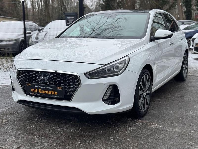 Gebraucht Hyundai i30 Premium 110 PS (80 kW) 2017 Weiß Limousine