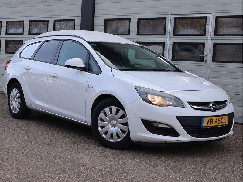 Gebraucht Opel Astra 111 PS (81 kW) 2013 Weiß Van