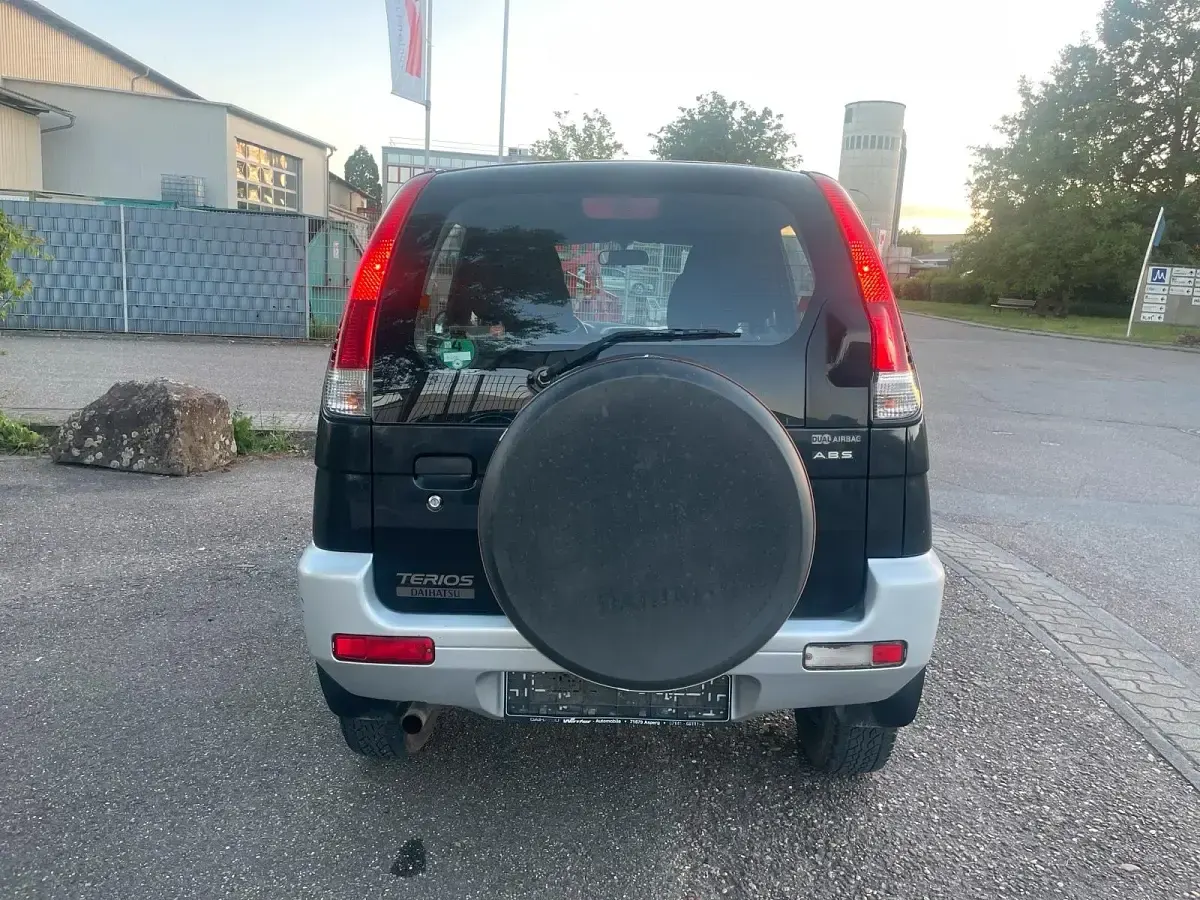 Gebraucht Daihatsu Terios 90 PS (66 kW) 2003 Schwarz SUV