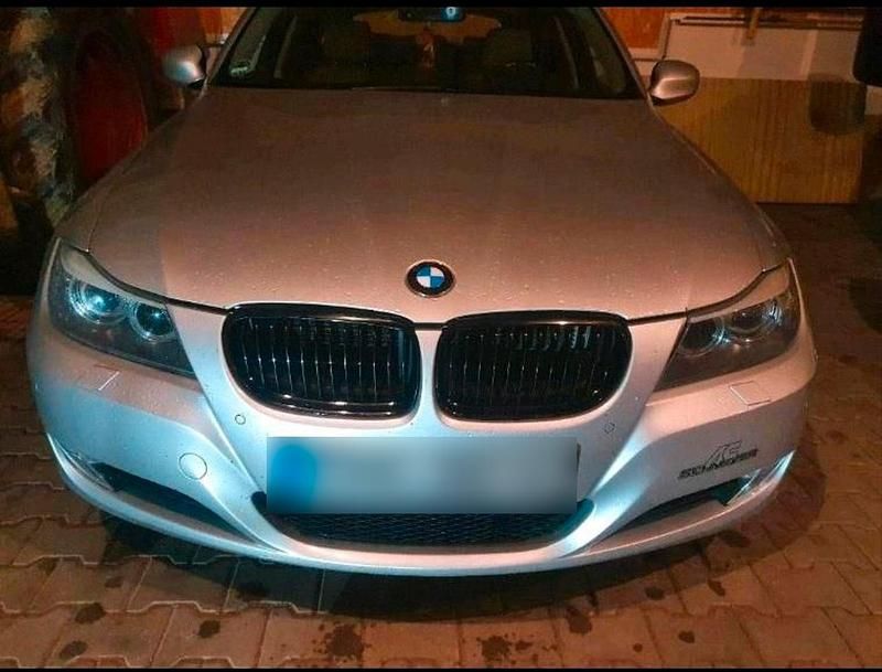 Gebraucht BMW 320 177 PS (130 kW) 2009 Silber Kombi