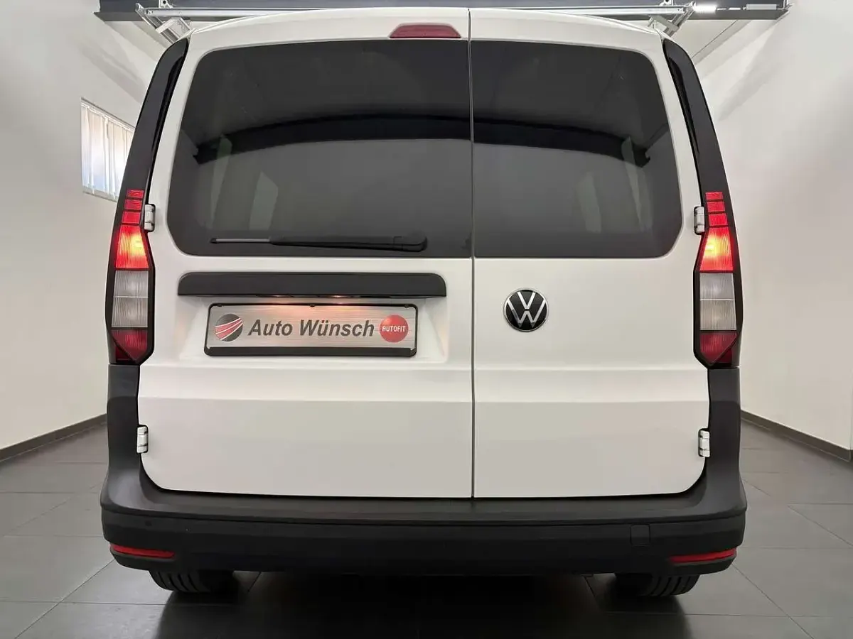 Gebraucht VW Caddy 75 PS (55 kW) 2022 Weiß Van / Kleinbus