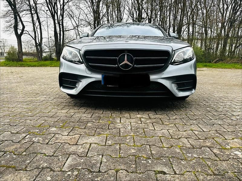 Gebraucht Mercedes E400 333 PS (244 kW) 2017 Grau Limousine