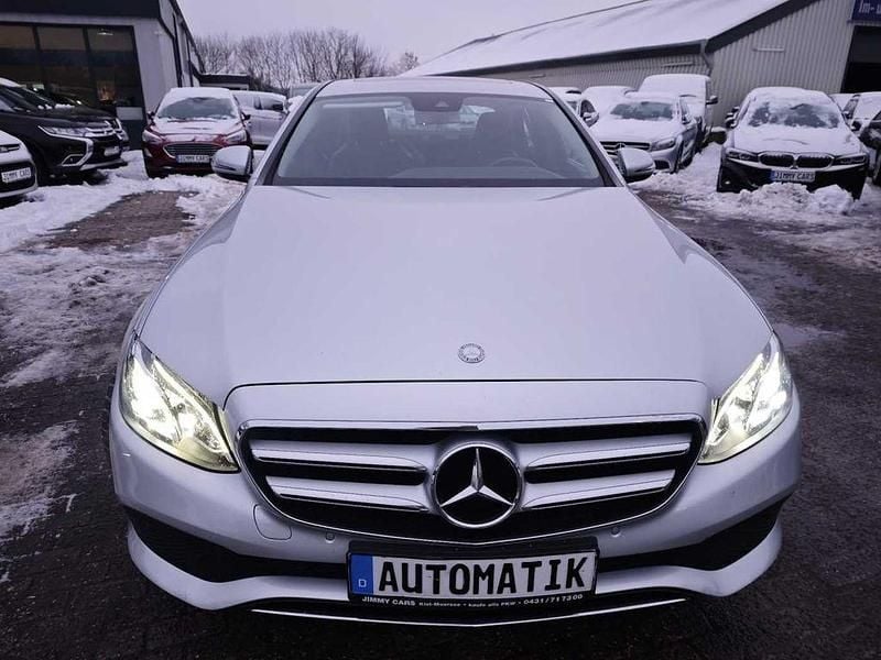 Gebraucht Mercedes E220 Avantgarde 194 PS (142 kW) 2016 Silber Limousine