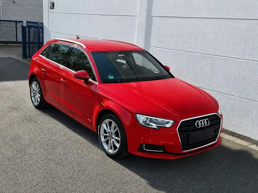 Gebraucht Audi A3 Design 116 PS (85 kW) 2018 Tangorot metallic Limousine