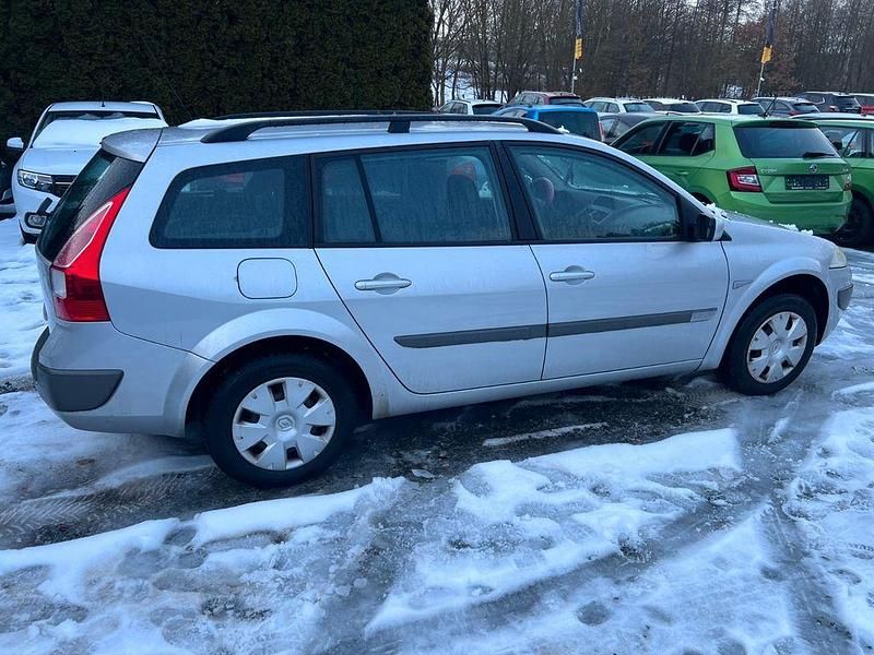 Gebraucht Renault Mégane II Avantage 111 PS (81 kW) 2006 Grau Limousine