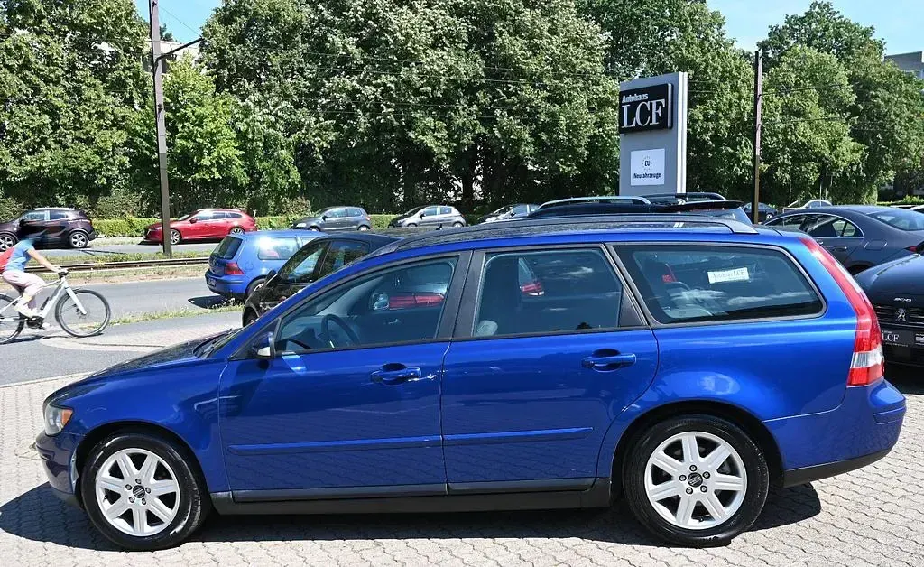 Gebraucht Volvo V50 Momentum 109 PS (80 kW) 2007 Blau Kombi