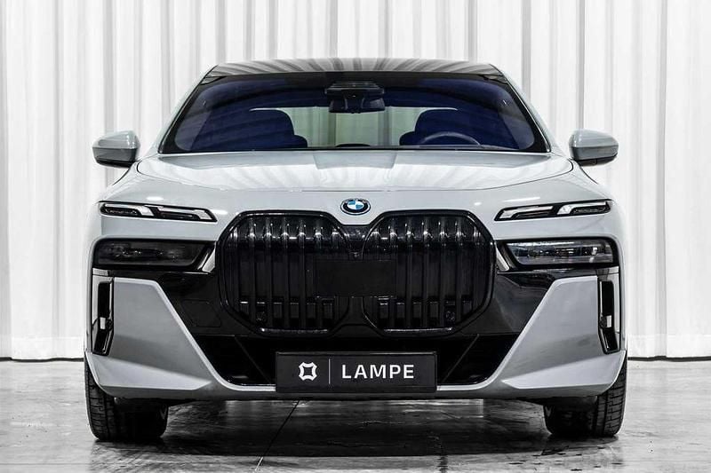 Gebraucht BMW i7 M Sport 400 kW (544 PS) 2024 Grau Limousine