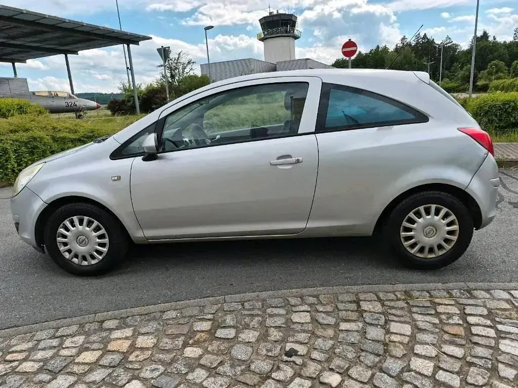 Gebraucht Opel Corsa 69 PS (50 kW) 2010 Silber Kleinwagen