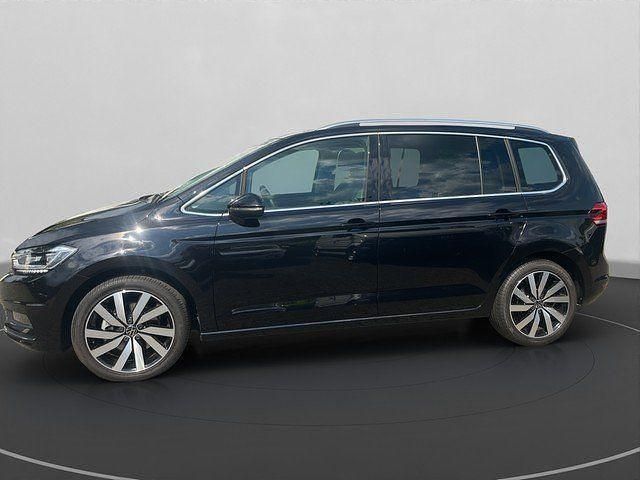 Gebraucht VW Touran Highline 150 PS (110 kW) 2024 Schwarz Van / Kleinbus