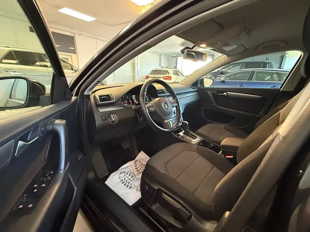 Gebraucht VW Passat 140 PS (102 kW) 2013 Schwarz Kombi