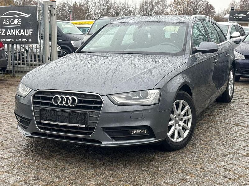 Grau Gebraucht 2012 Audi A4 Attraction Kombi | 5.990 € (Superpreis) - Bild 1/4