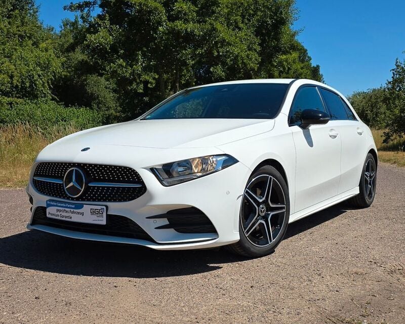 Weiß Gebraucht 2019 Mercedes A180 AMG Limousine | 18.990 € (Superpreis) - Bild 1/4