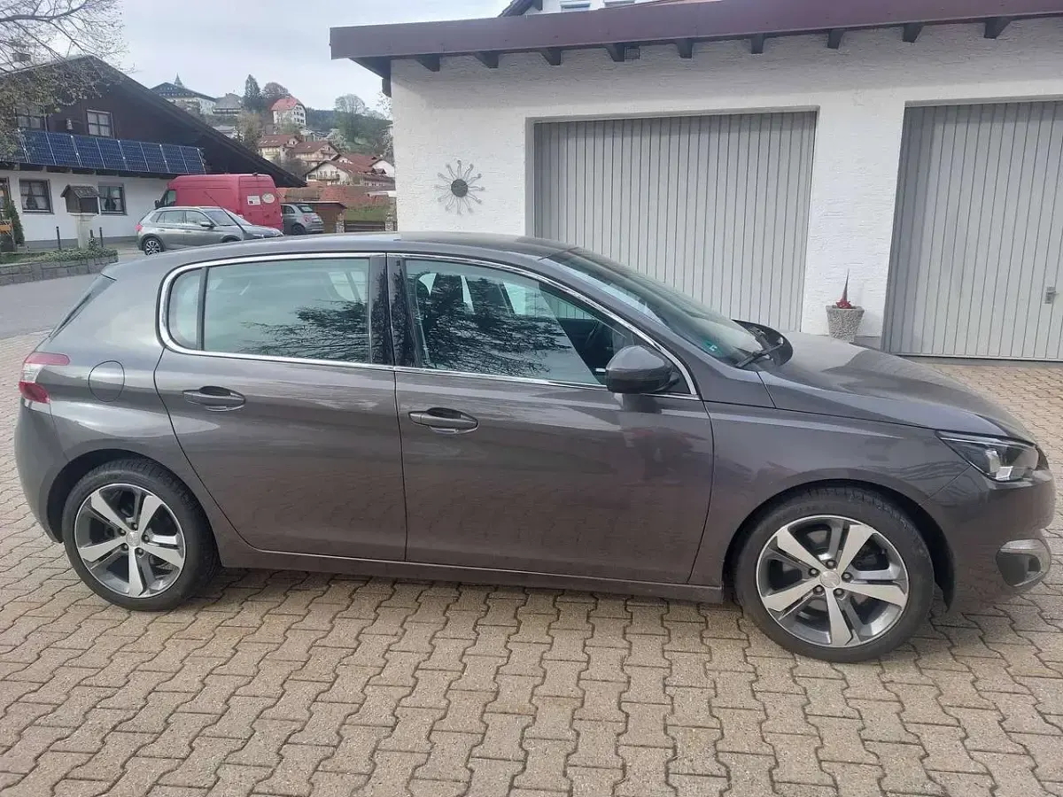 Gebraucht Peugeot 308 Allure 150 PS (110 kW) 2015 Bronze Limousine
