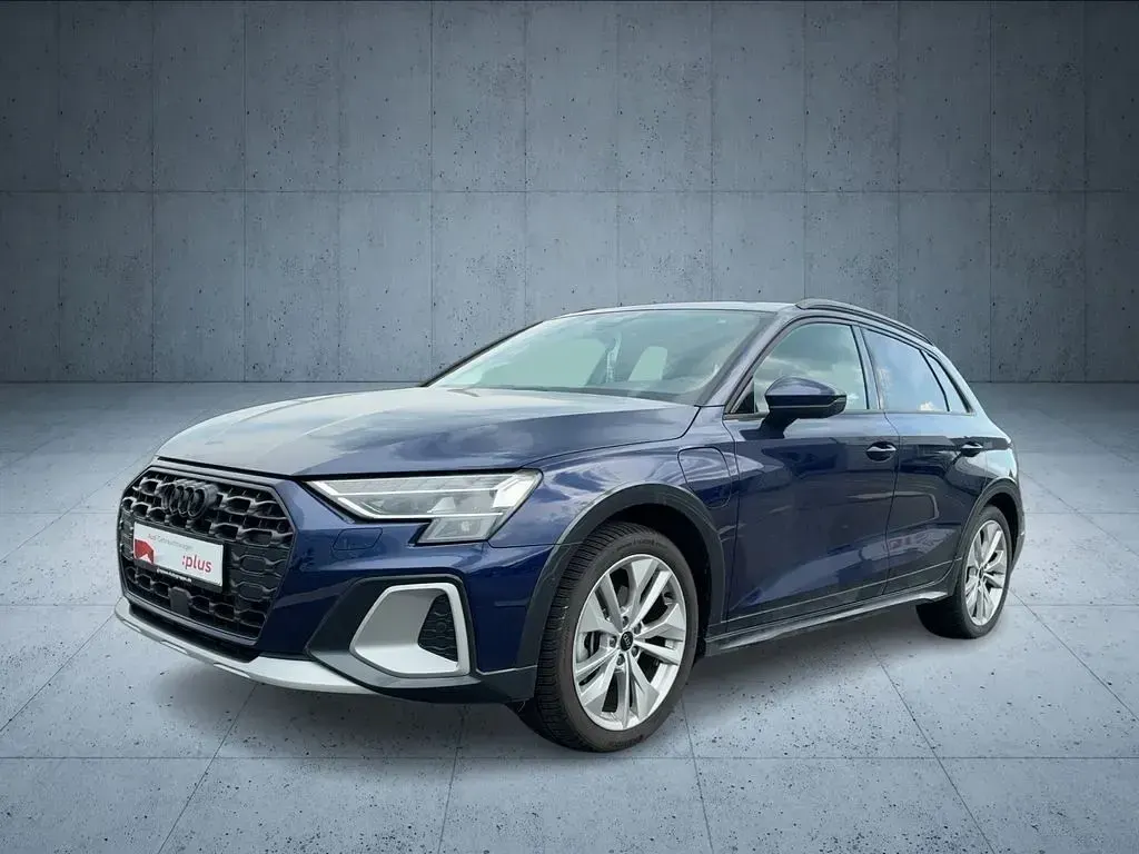 Gebraucht Audi A3 e-tron Sport 150 PS (110 kW) 2025 Blau Kleinwagen