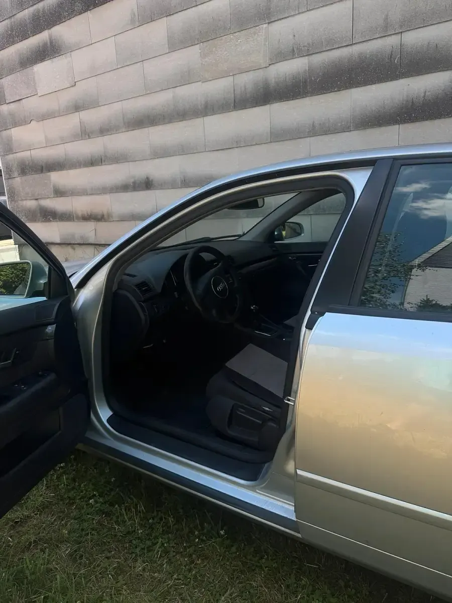 Gebraucht Audi A4 116 PS (85 kW) 2004 Grau Limousine