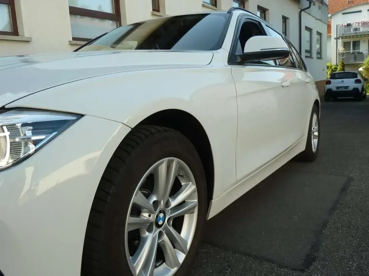 Gebraucht BMW 320 Sport Line 184 PS (135 kW) 2019 Weiß Kombi
