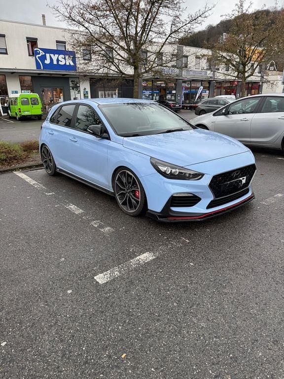 Blau Gebraucht 2017 Hyundai i30 Edition Limousine | 18.499 € (Fairer Preis) - Bild 1/4