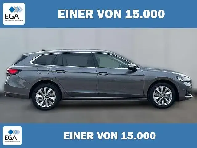 Neu Skoda Superb Selection 150 PS (110 kW) 2026 Schwarz metallic Kombi