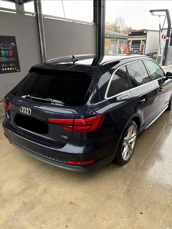 Gebraucht Audi A4 Sport 190 PS (139 kW) 2016 Blau Kombi