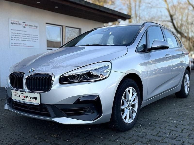 Gebraucht BMW 218 140 PS (102 kW) 2018 Glaciersilber metallic (metallic) Kombi