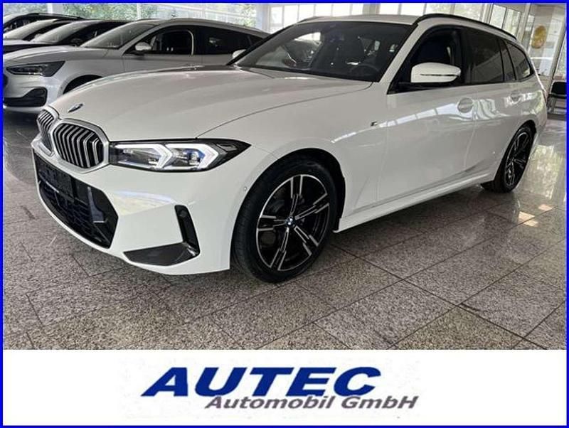 Weiss Gebraucht 2024 BMW 320 M Sport Kombi | 41.690 € (Fairer Preis) - Bild 1/4