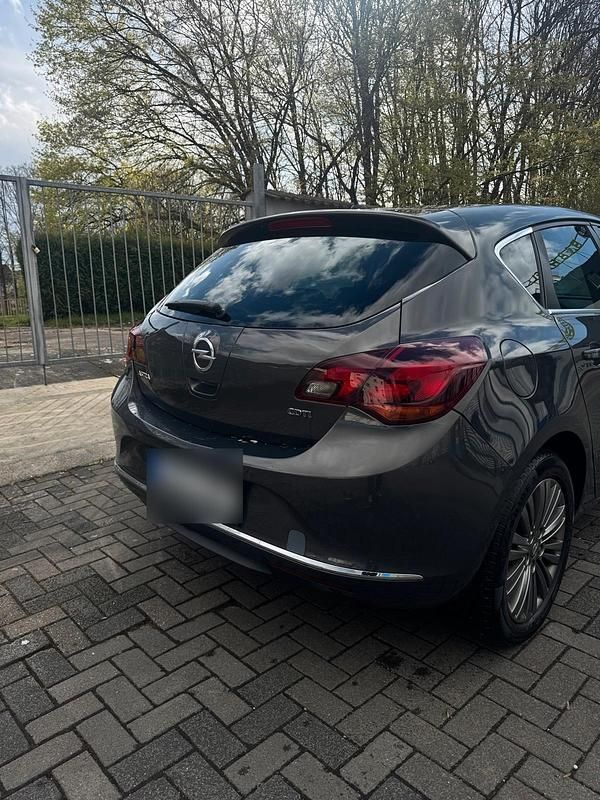 Gebraucht Opel Astra 125 PS (91 kW) 2012 Grau Kleinwagen