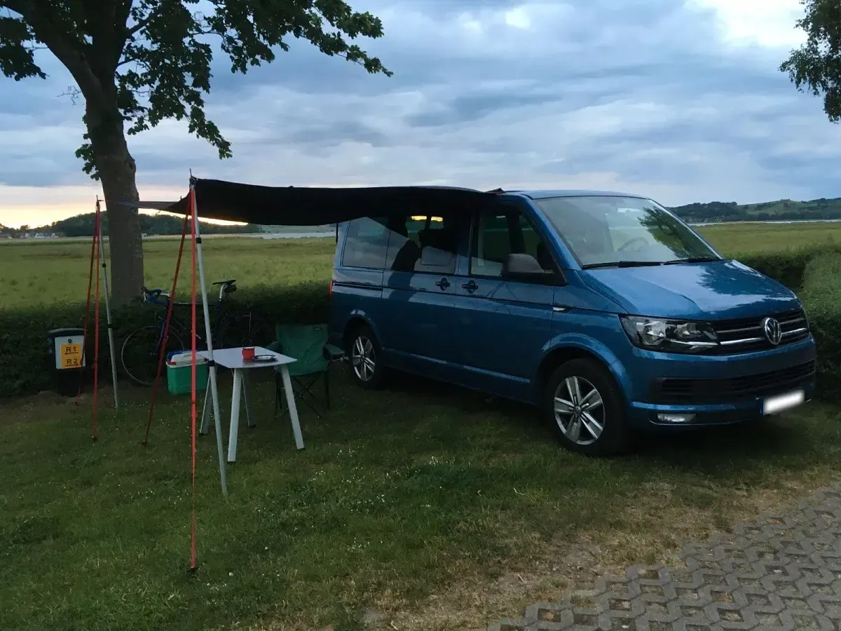 Gebraucht VW Multivan 150 PS (110 kW) 2018 Blau Van / Kleinbus