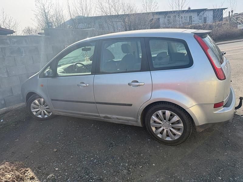 Gebraucht Ford Focus 100 PS (73 kW) 2004 Silber Limousine