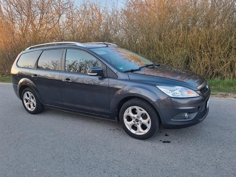 Gebraucht Ford Focus Viva 101 PS (74 kW) 2011 Grau Limousine