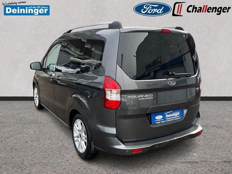Gebraucht Ford Tourneo Courier Titanium 101 PS (74 kW) 2017 Magneticgrau Van / Kleinbus