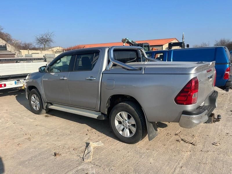 Gebraucht Toyota HiLux Comfort 150 PS (110 kW) 2017 Silber Pickup