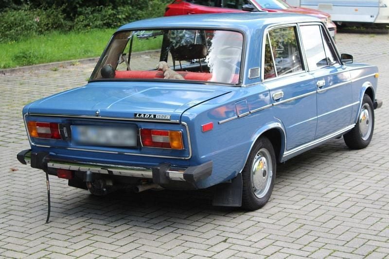 Second-hand Lada 2106 75 CP (55 kW) 1981 Albastru Berlinǎ