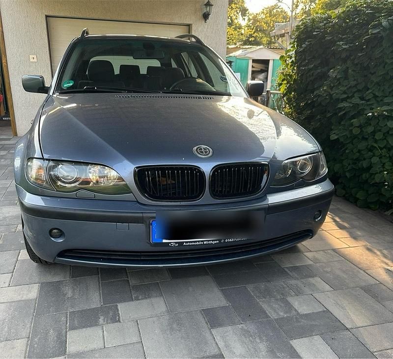 Blau Gebraucht 2004 BMW 318 Kombi | 1.800 € (Fairer Preis) - Bild 1/4