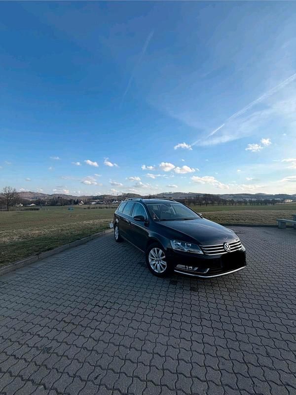 Gebraucht VW Passat 105 PS (77 kW) 2013 Limousine