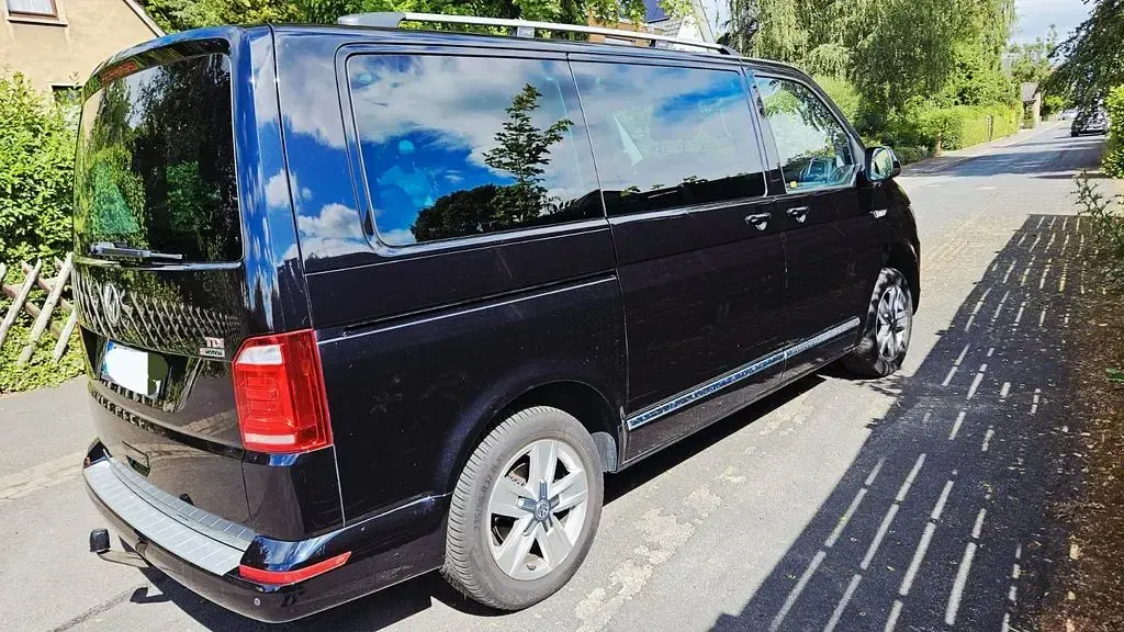 Gebraucht VW Multivan Comfortline 204 PS (150 kW) 2016 Schwarz Van / Kleinbus