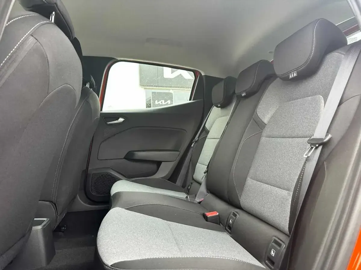 Gebraucht Renault Clio 91 PS (66 kW) 2025 Valenciaorange Kleinwagen