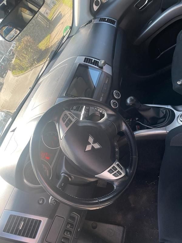 Gebraucht Mitsubishi Outlander 170 PS (125 kW) 2009 Grau SUV