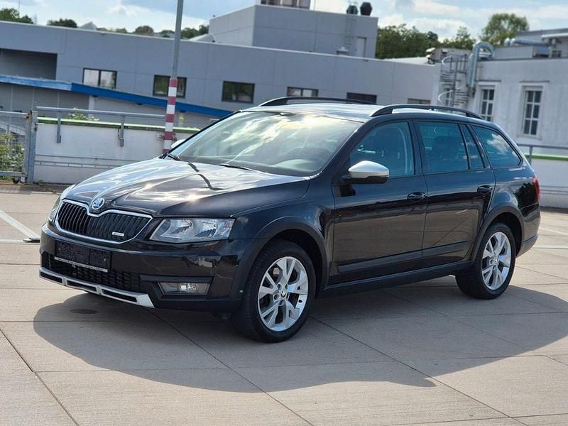 Gebraucht Skoda Octavia Scout Scout 4x4 184 PS (135 kW) 2015 Schwarz Kombi