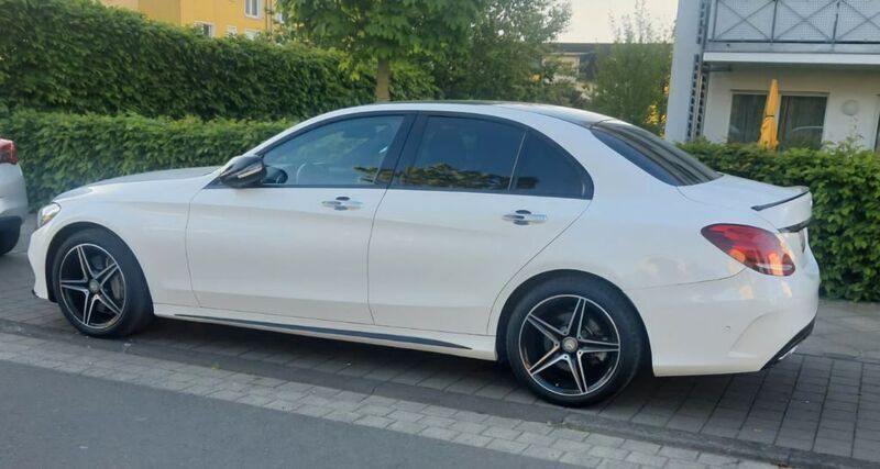 Weiß Gebraucht 2017 Mercedes C400 AMG line Limousine | 28.500 € (Fairer Preis) - Bild 1/4