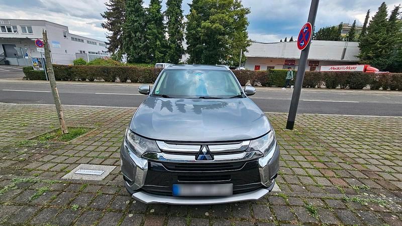 Gebraucht Mitsubishi Outlander 200 PS (147 kW) 2016 Grau SUV