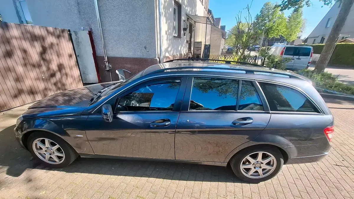 Gebraucht Mercedes C180 120 PS (88 kW) 2011 Grau Kombi