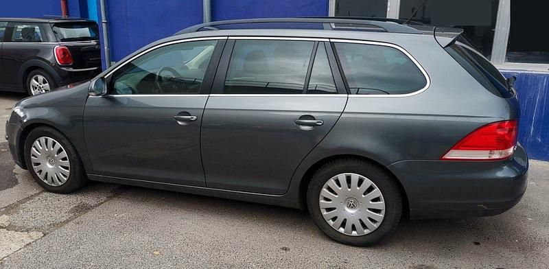 Gebraucht VW Golf VI 140 PS (102 kW) 2010 Grau Kleinwagen