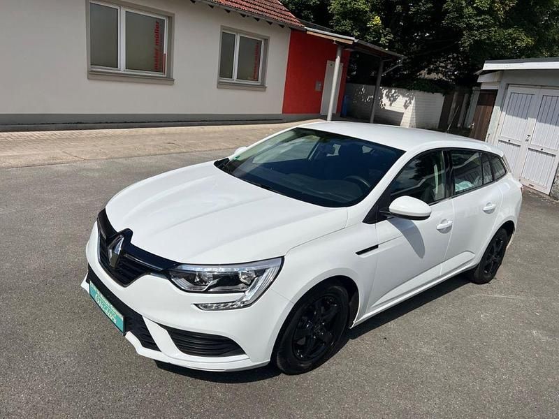 Weiß Gebraucht 2017 Renault Mégane IV Life Limousine | 7.999 € (Fairer Preis) - Bild 1/4